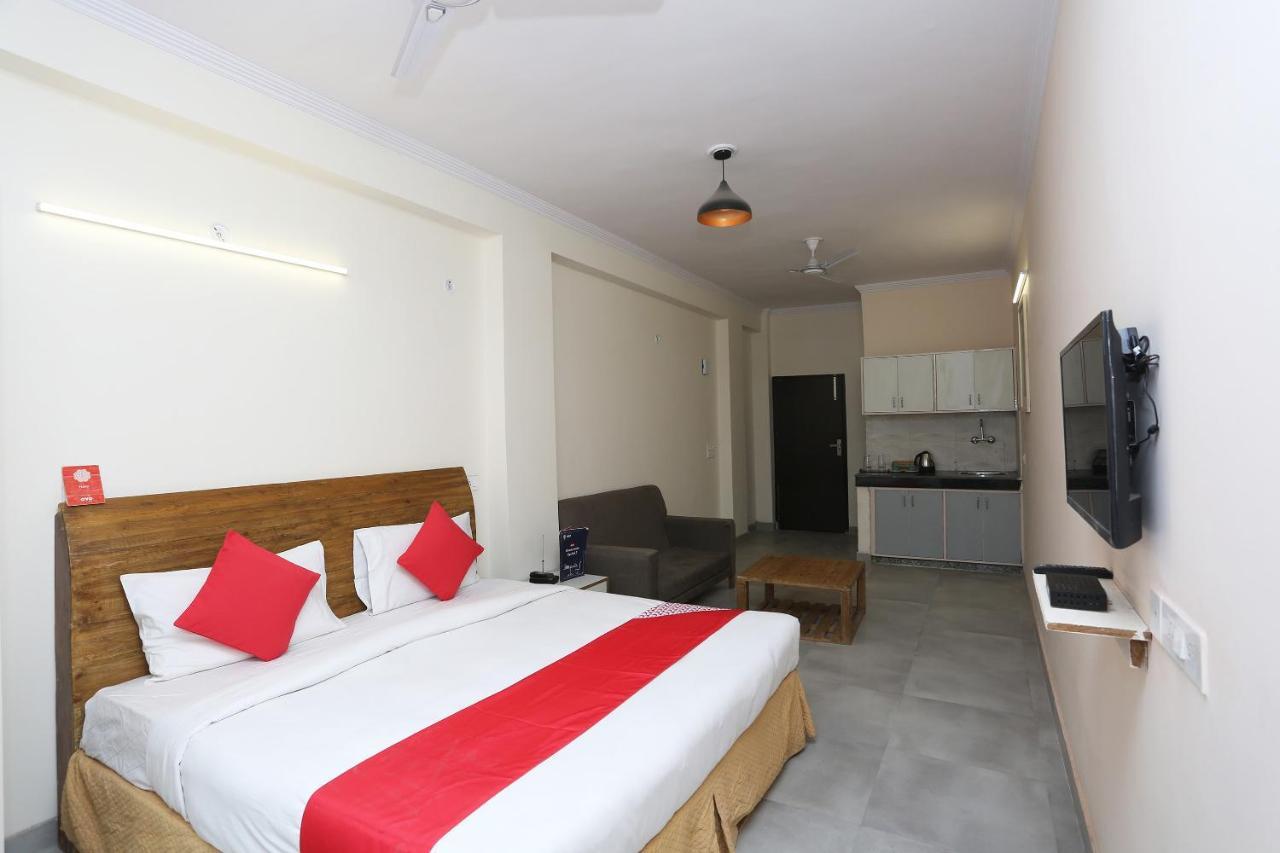 Oyo 28670 Hotel Dev Palace Γκουργκάον Εξωτερικό φωτογραφία