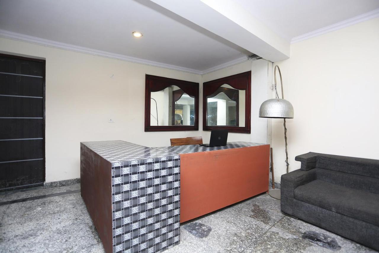 Oyo 28670 Hotel Dev Palace Γκουργκάον Εξωτερικό φωτογραφία