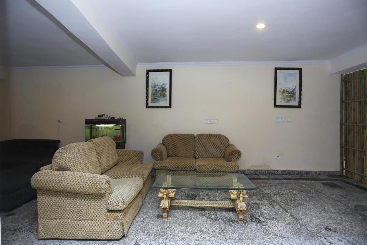 Oyo 28670 Hotel Dev Palace Γκουργκάον Εξωτερικό φωτογραφία