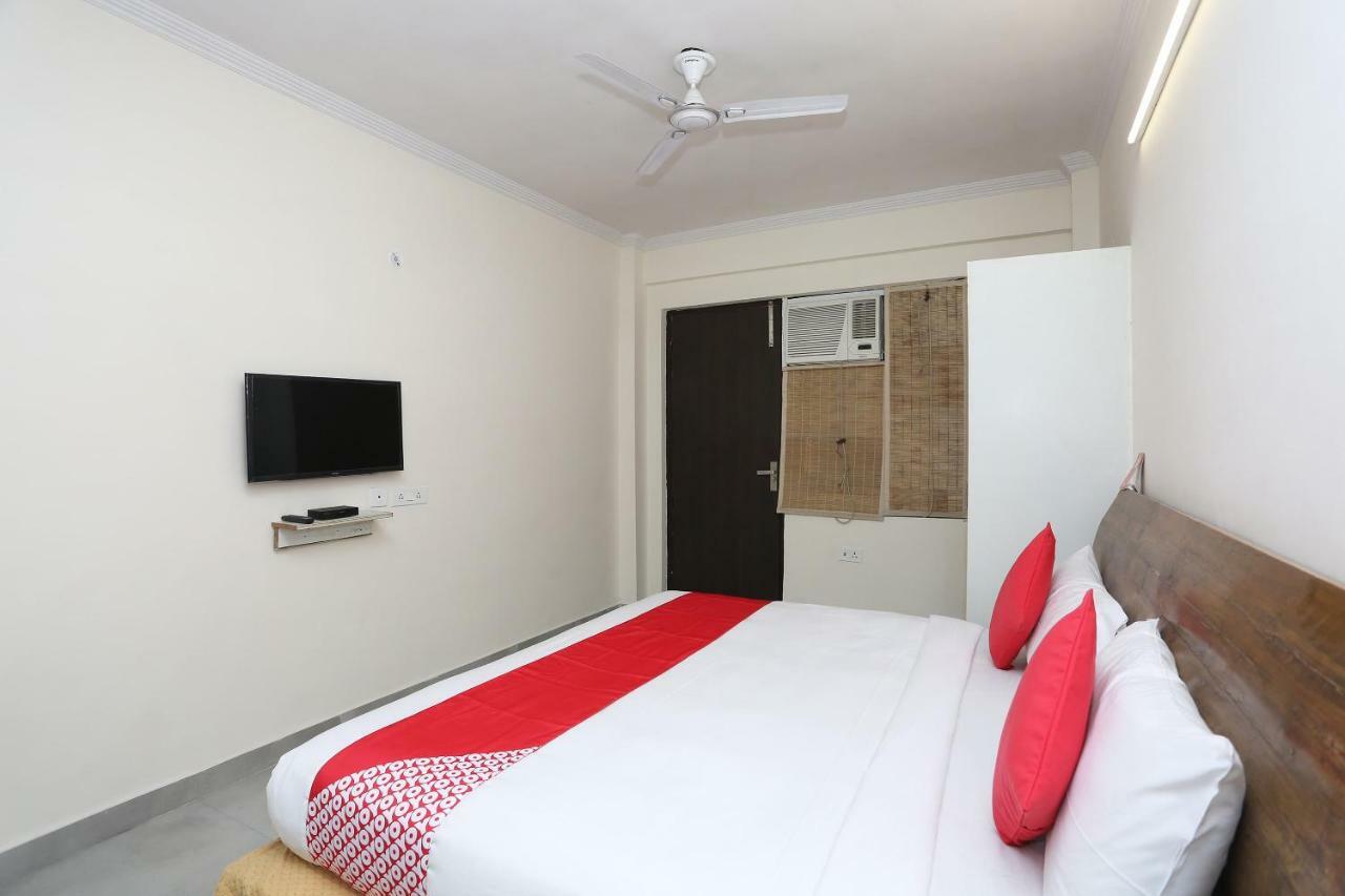 Oyo 28670 Hotel Dev Palace Γκουργκάον Εξωτερικό φωτογραφία